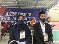 Bahagianya Pasangan Ini Dapat Buku Nikah Usai 30 Tahun Merajut Rumah Tangga
