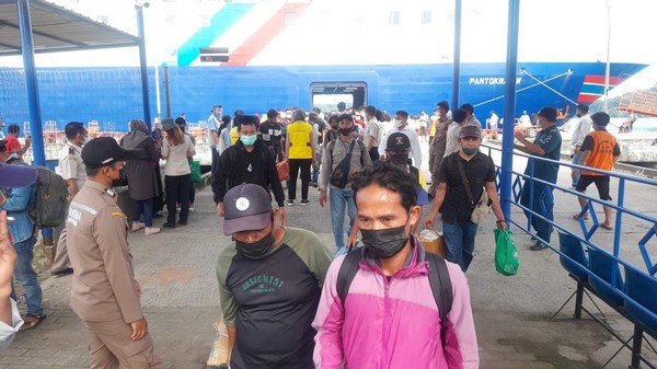 Pelabuhan Nusantara Parepare, Sulsel sudah mulai dipadati pemudik menjelang Ramadan.