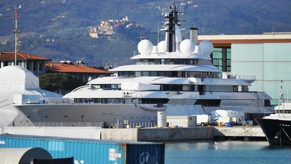 Penampakan Superyacht Rp 9,4 Triliun yang Disebut Milik Putin