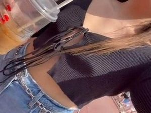 Wanita Pakai Baju Kelewat Seksi di Disney World, Malah Jadi Pro Kontra Wanita Pakai Baju Kelewat Seksi di Disney World, Malah Jadi Pro Kontra
