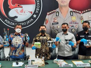 Polisi Sita 1.000 Butir Ekstasi yang Akan Diedarkan di Kampung Bahari Polisi Sita 1.000 Butir Ekstasi yang Akan Diedarkan di Kampung Bahari