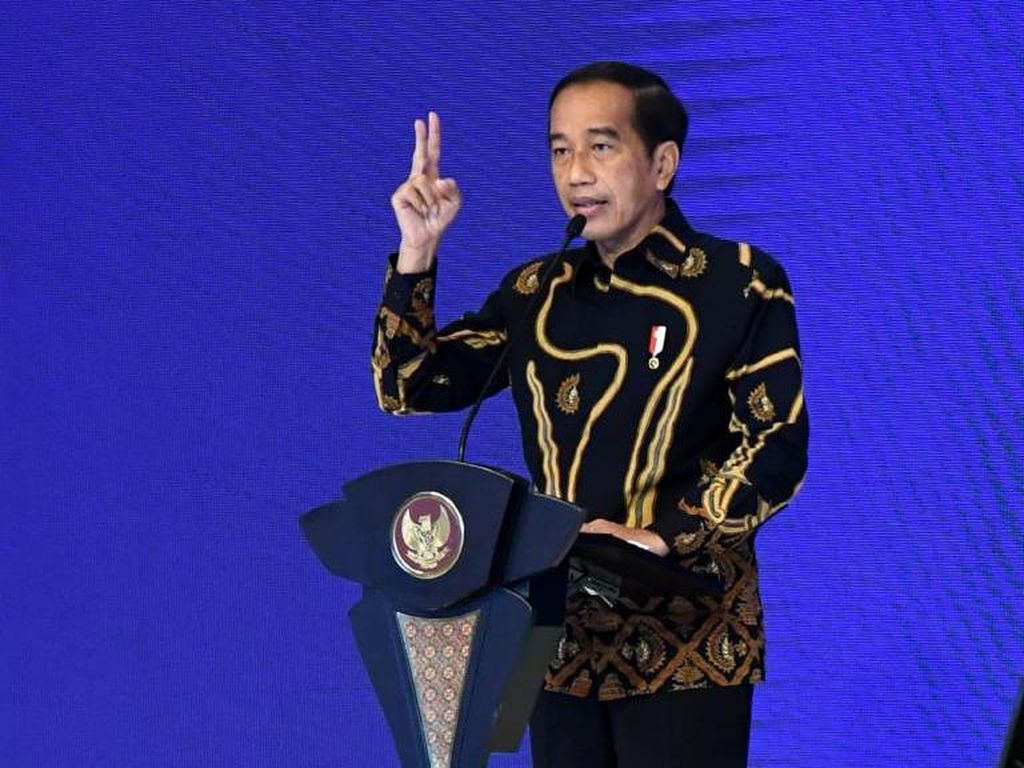 Jokowi Jengkel Anggaran Buat Beli Barang Impor hingga Singgung Reshuffle