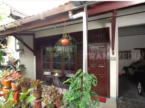 8 Potret Rumah Sederhana Mpok Atiek, Dibeli Setengah Jadi Rp 58 Juta