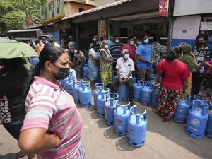 Seluruh Menteri Kabinet Sri Lanka Mengundurkan Diri!