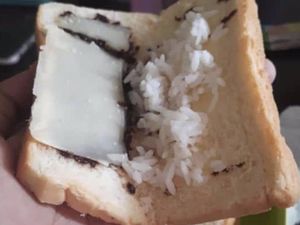 Setelah Sandwich Bubur Ayam Kini Ada Sandwich Nasi Uduk Plus Meses dan Keju Setelah Sandwich Bubur Ayam Kini Ada Sandwich Nasi Uduk Plus Meses dan Keju