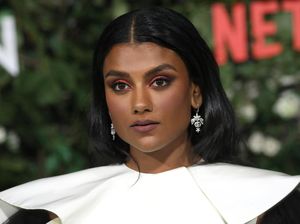 Jonathan Bailey dan Simone Ashley Buka-bukaan soal Adegan Seks di Bridgerton 2