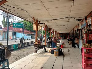 Terminal Kalideres Akan Siapkan Gerai Vaksin Booster Terkait Aturan Mudik Terminal Kalideres Akan Siapkan Gerai Vaksin Booster Terkait Aturan Mudik