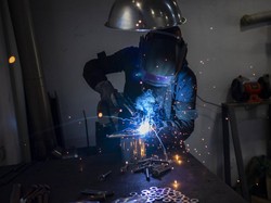 Pengumuman! Industri Galangan Kapal di Batam Kekurangan Ribuan Tukang Las