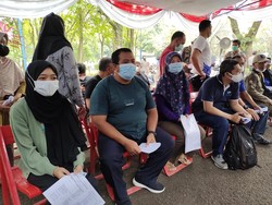 Booster Jadi Syarat Mudik, Warga Lebak Serbu Lokasi Vaksin