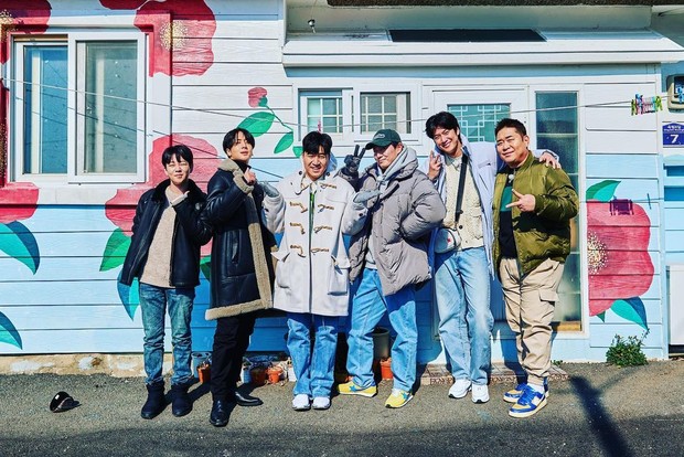 Kesibukan Na In Woo yang membintangi variety show 2D1N dulunya pernah jadi trainee di JYPE.