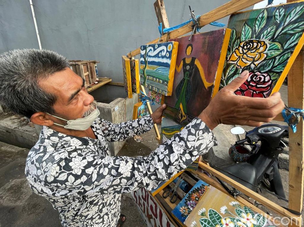 Jokowi Dalam Mimpi Badrus Si Pelukis Jalanan: Jangan Lukis Wajah Saya