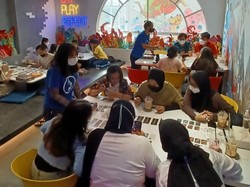 Bikin Gak Mau Pulang! Cafe ini Sediakan 300 Board Game yang Bisa Dimainkan Sepuasnya
