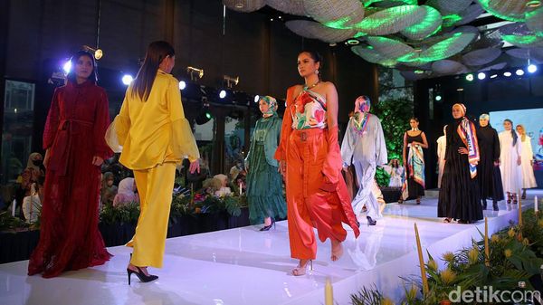 Brand Lokal Unjuk Gigi, Luncurkan Koleksi Scarf Perdana