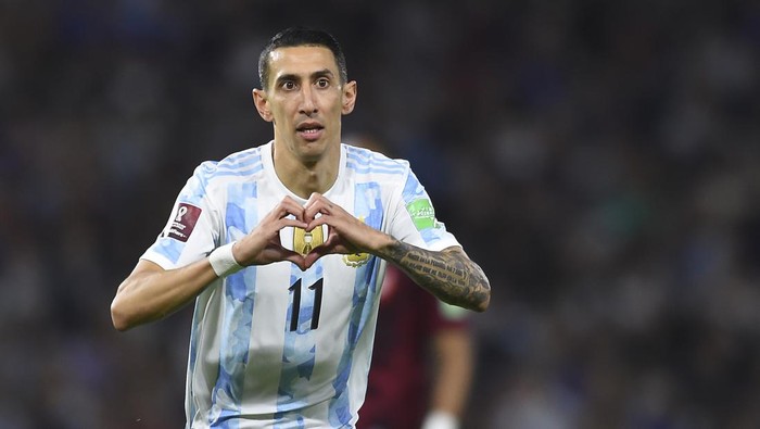 BUENOS AIRES, ARGENTINA - MARCH 25: Angel Di Maria of Argentina celebrates after scoring the second goal of his team during the FIFA World Cup Qatar 2022 qualification match between Argentina and Venezuela at Estadio Alberto J. Armando on March 25, 2022 in Buenos Aires, Argentina. (Photo by Marcelo Endelli/Getty Images)