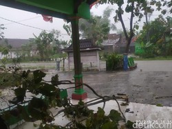 Warga Malang Raya Diimbau Waspada Cuaca Ekstrem Saat Pergantian Tahun