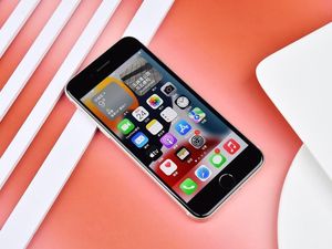 Andai iPhone SE 2022 Lebih Murah Lagi Andai iPhone SE 2022 Lebih Murah Lagi