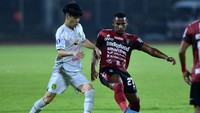 Tambahan tiga poin membuat Persebaya naik ke posisi ketiga klasemen Liga 1 2021 dengan 63 poin dari 33 laga. Bali United yang jadi juara punya 72 poin.