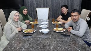 Keseruan Putra Siregar Saat Makan Bareng Atta-Aurel hingga Ria Ricis