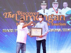 Ketua DPRD Surabaya Raih Penghargaan Tokoh Politik Daerah dari PWI Jatim