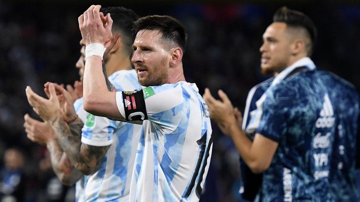 BUENOS AIRES, ARGENTINA - MARCH 25: Lionel Messi of Argentina celebrates after winning the FIFA World Cup Qatar 2022 qualification match between Argentina and Venezuela at Estadio Alberto J. Armando on March 25, 2022 in Buenos Aires, Argentina. (Photo by Marcelo Endelli/Getty Images)