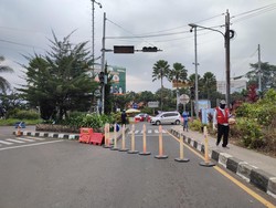 Kendaraan Padati Jalur Puncak, Polisi Terapkan One Way Arah ke Jakarta