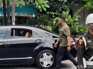 Jokowi Jenguk Syafii Maarif yang Sempat Sakit: Alhamdulillah Beliau Sehat Jokowi Jenguk Syafii Maarif yang Sempat Sakit: Alhamdulillah Beliau Sehat