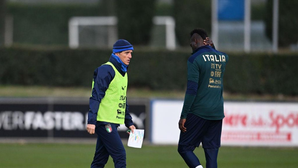 Roberto Mancini harusnya memanggil Mario Balotelli (Getty Images/Claudio Villa)