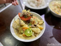5 Tempat Kuliner Enak di dekat Halte Busway Podomoro City, Ada Burger dan Soto Betawi