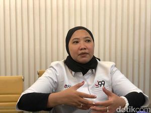 Direktur PT Kosme Bantah Tegas Isu Produk MS Glow Dibungkus Ulang Direktur PT Kosme Bantah Tegas Isu Produk MS Glow Dibungkus Ulang