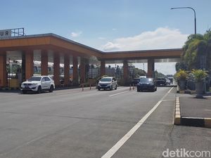 Bandung Siang Ini: 21.505 Mobil Keluar Masuk via Tol Pasteur