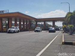 Bandung Siang Ini: 21.505 Mobil Keluar Masuk via Tol Pasteur