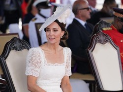 Gaya Kate Middleton yang Tiru Penampilan Ratu Elizbaeth 68 Tahun Lalu