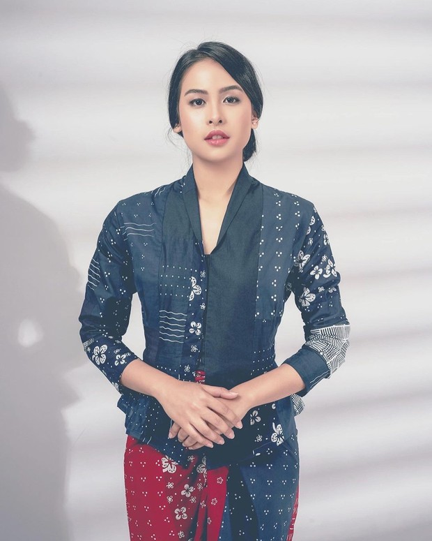 Kebaya ala Maudy Ayunda