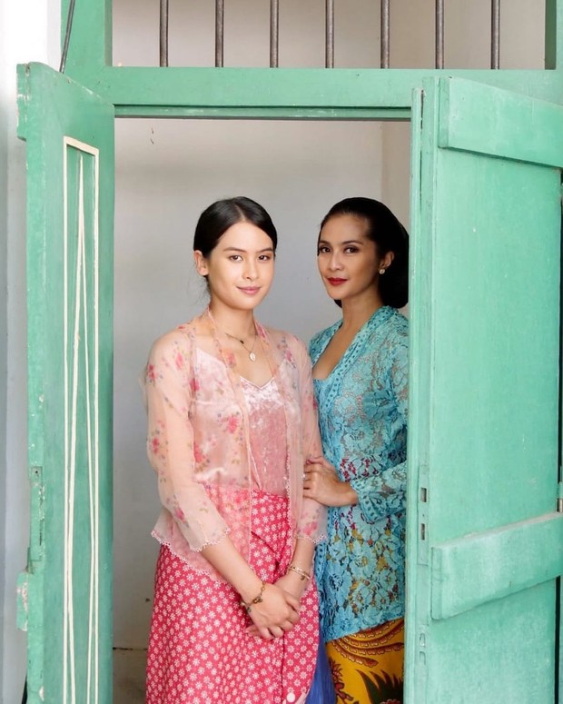 Kebaya ala Maudy Ayunda