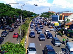 Wisatawan Tinggalkan Bandung, Lalu Lintas Pasteur Padat Merayap
