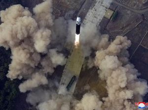 AS Jatuhkan Sanksi ke 3 Pejabat Korut Gegara Uji Coba Rudal Antarbenua