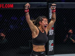 ONE X: Sikat Fairtex, Angela Lee Pertahankan Gelar Juara Dunia