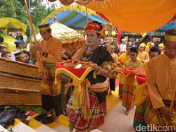 Pertama dalam Sejarah Tokoh Spiritual Bugis Bissu Tak Hadir HUT Bone ke-692