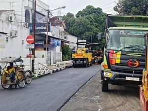 Jalan Butut Menuju Objek Wisata Darajat Garut Akhirnya Diperbaiki Jalan Butut Menuju Objek Wisata Darajat Garut Akhirnya Diperbaiki