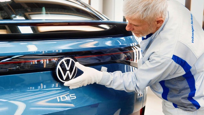 Produksi Volkswagen ID.5 terhambat akhir gangguan suplai kabel dari Ukraina