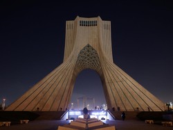 Muda-mudi Iran Menari di Jalan Terancam Hukuman 10 Tahun Penjara