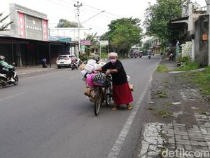 Meneladani Semangat Mbah Tritis, Pantang Mengiba di Masa Senja