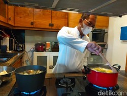 Festival Merebus untuk Atasi Minyak Goreng Langka, Danny Rebus Pisang-Jagung