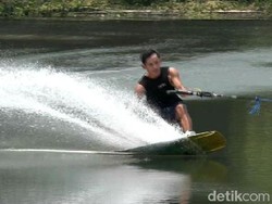 Ranu Sentong Probolinggo Disulap Jadi Arena Ski Air