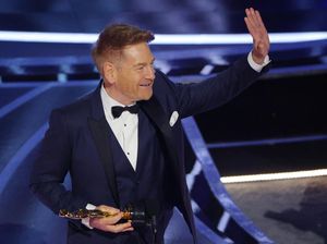 Belfast, Cerita Masa Kecil Kenneth Branagh Berhasil Raih Oscar Belfast, Cerita Masa Kecil Kenneth Branagh Berhasil Raih Oscar