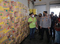 Cek Stok Minyak Goreng di Kota Mataram, Polda NTB: Barang Tersedia!