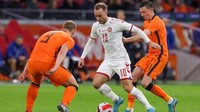 Aksinya cukup merepotkan pemain Belanda, meski Denmark akhirnya kalah 2-4. (Foto: Marcel ter Bals/BSR Agency/Getty Images)