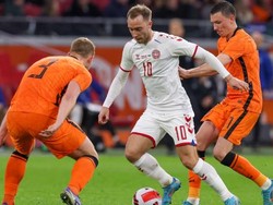 Aksinya cukup merepotkan pemain Belanda, meski Denmark akhirnya kalah 2-4. (Foto: Marcel ter Bals/BSR Agency/Getty Images)