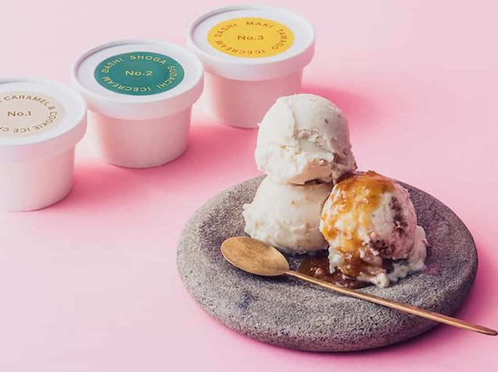 Gurih Smoky! Es Krim Diracik dengan Katsuobushi Gurih Smoky! Es Krim Diracik dengan Katsuobushi