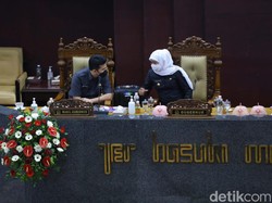 Khofifah Sampaikan LKPJ 2021, Begini Kinerja Pemprov pada 2021